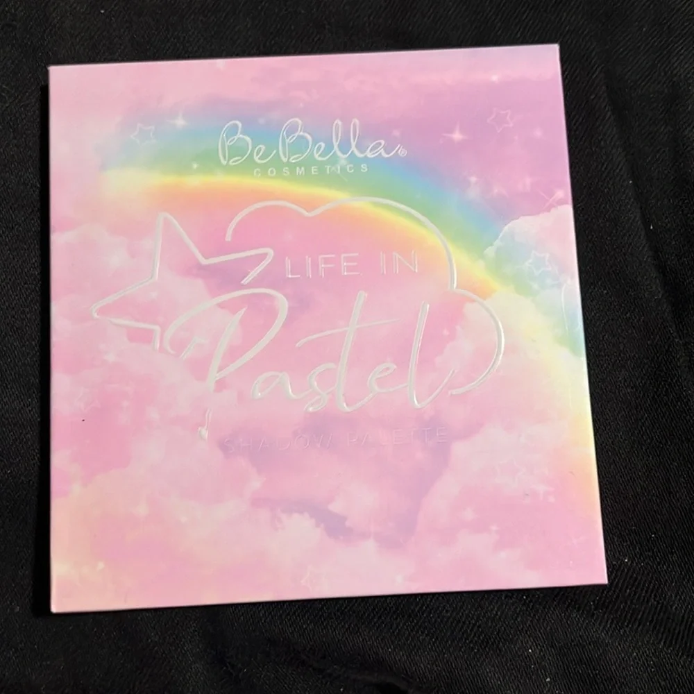 BeBella Life in Pastel Matte Shimmer
Glitter 16 Color Pastel Eyeshadow Palette - Picture 5 of 8